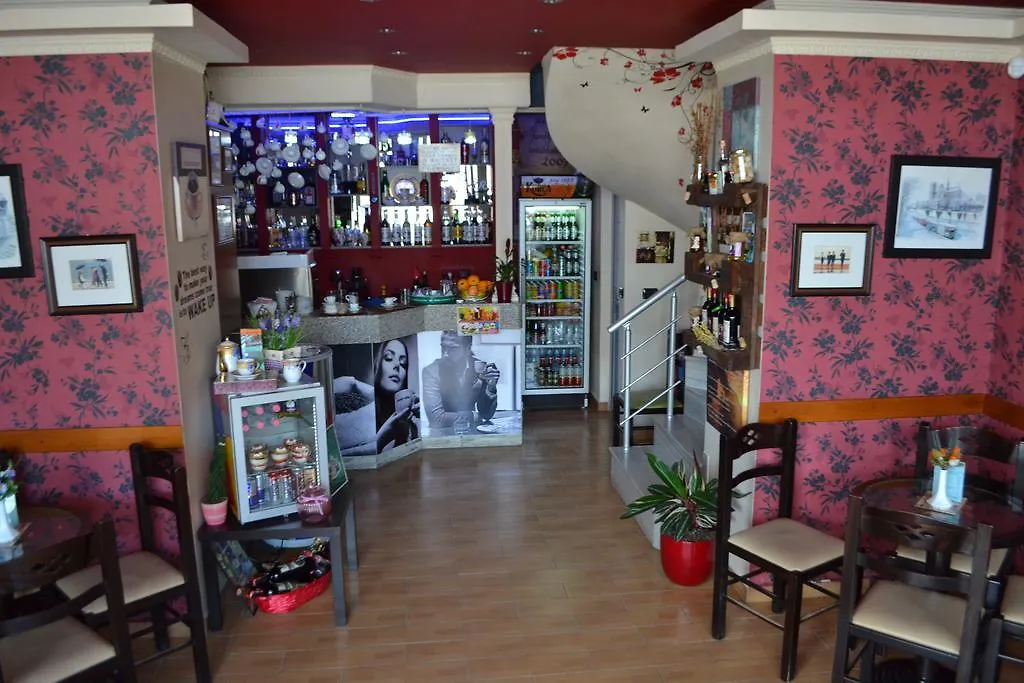 Përmet Funky Guest House & Adventures